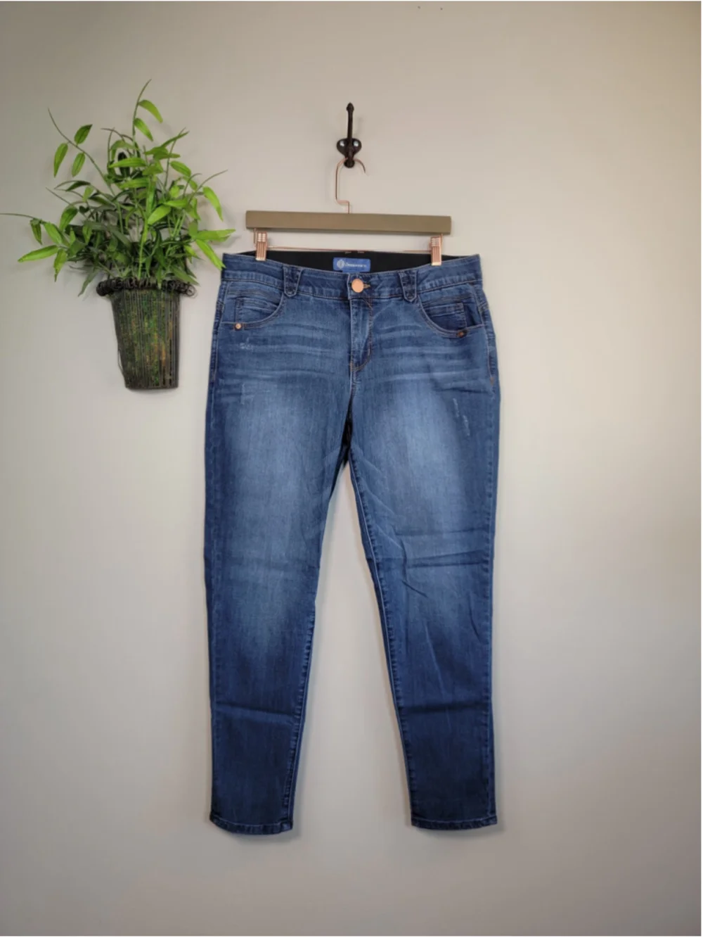 Democracy 16W Skinny Jeans Mid Rise Medium Blue Stretch Sculpting Ab Solution - Picture 1 of 10